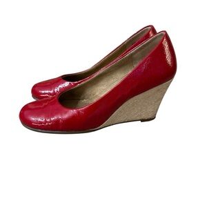 🦄 2/$10 AEROSOLES Women’s Red Patent Wedge 👠 Size 7.5